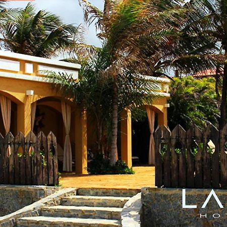 Lara Hotel Акуираз Екстериор снимка